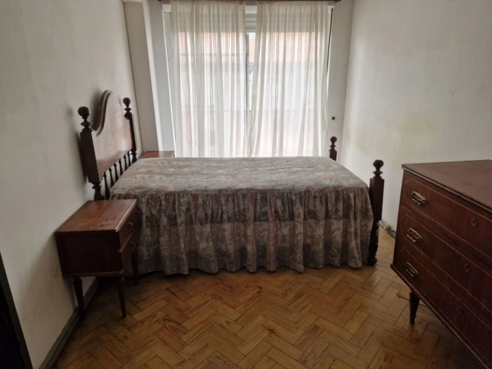 Apartamento T1 para Venda em Coimbra Foto 4
