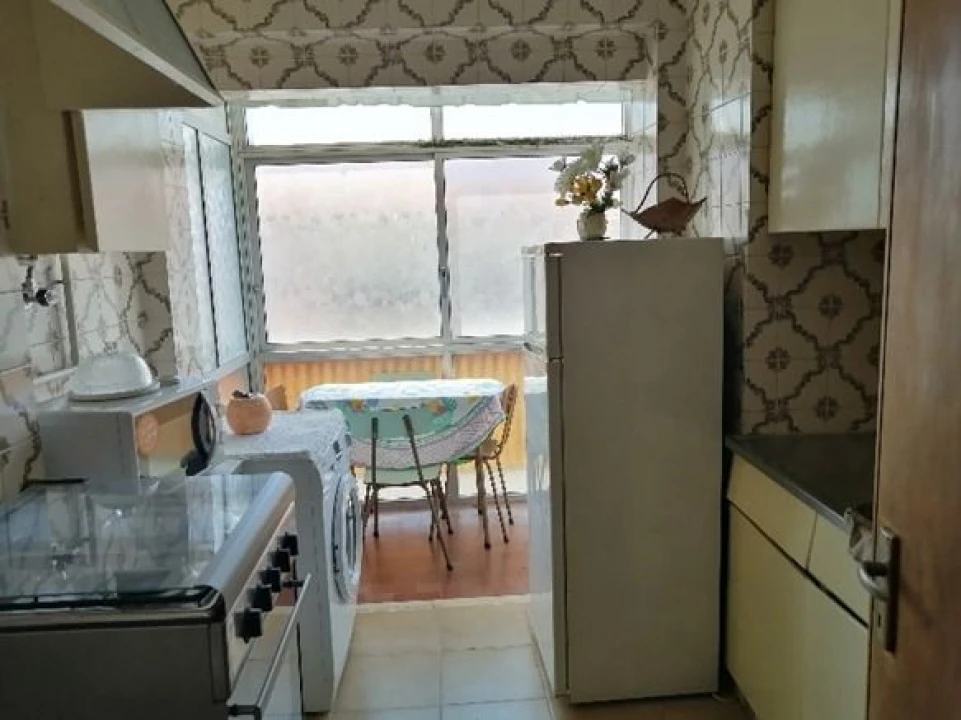 Apartamento T1 para Venda em Coimbra Foto 7