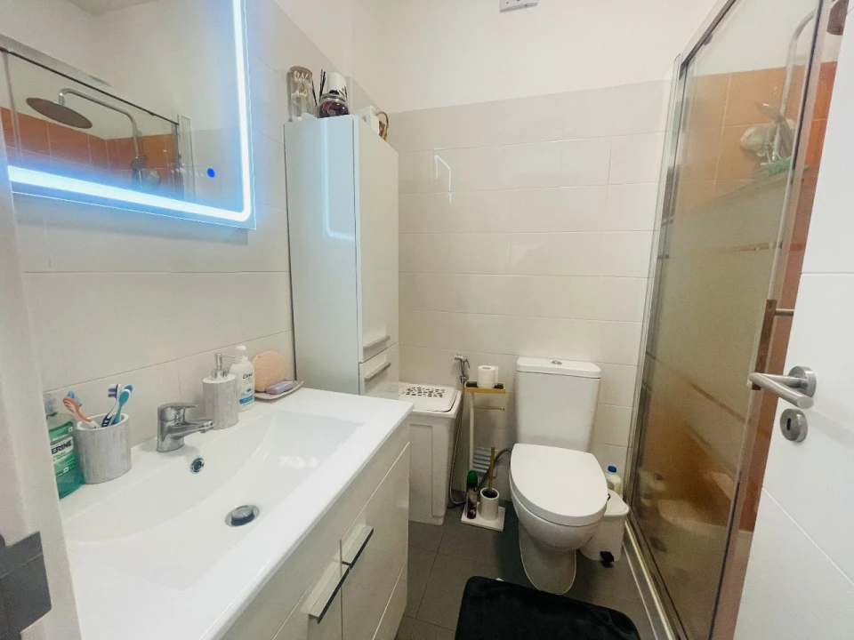 Apartamento T2 para Venda em Amadora Foto 9