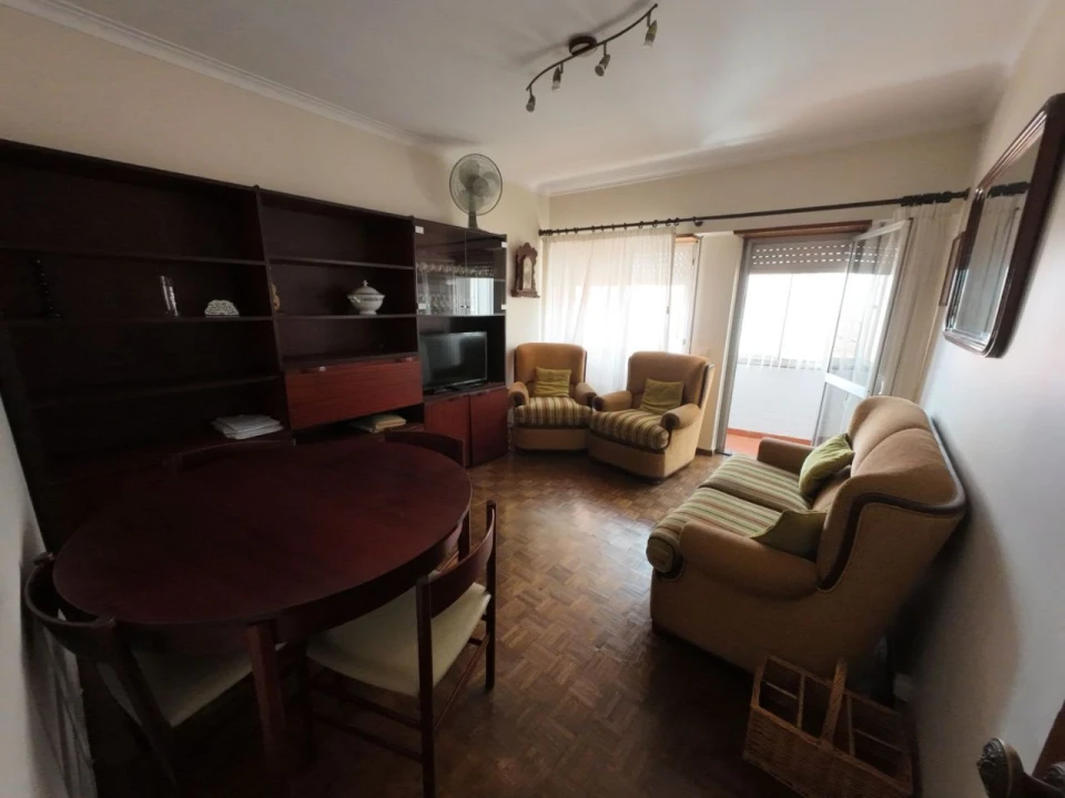 Apartamento T2 para Arrendamento em Parede Foto 5