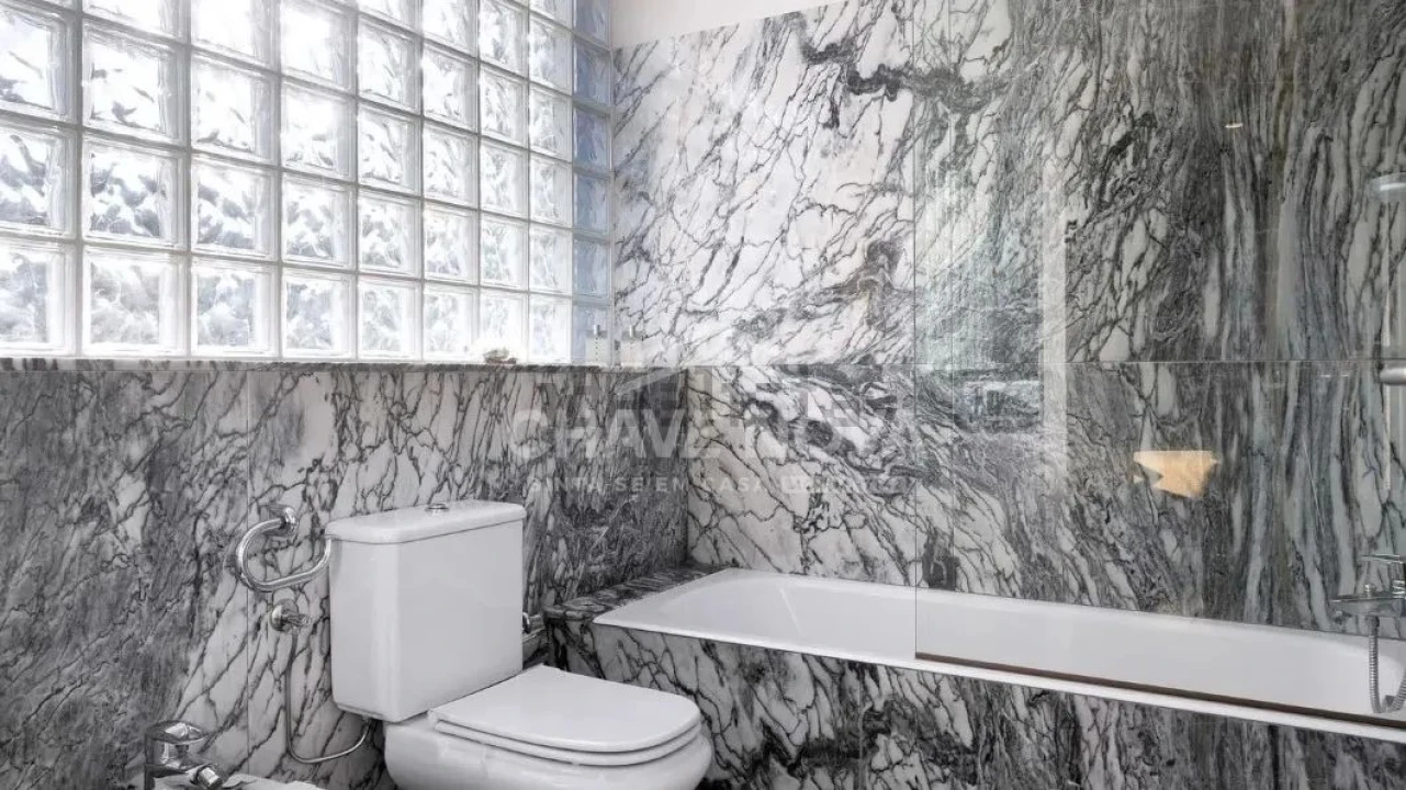 Moradia T4 para Venda em Porto Foto 23