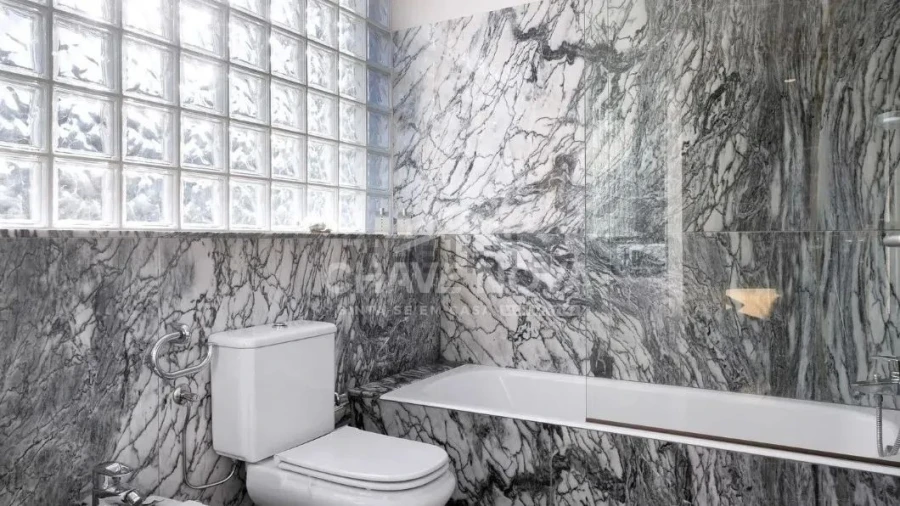 Moradia T4 para Venda em Porto Foto 23