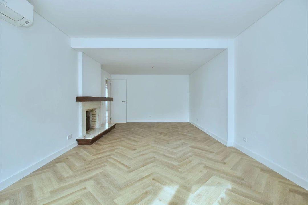 Apartamento T4 para Venda em Paço de Arcos Foto 6