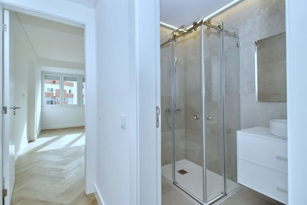 Apartamento T4 para Venda em Paço de Arcos Foto 12