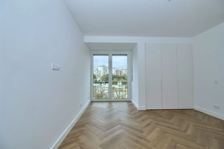 Apartamento T4 para Venda em Paço de Arcos Foto 4