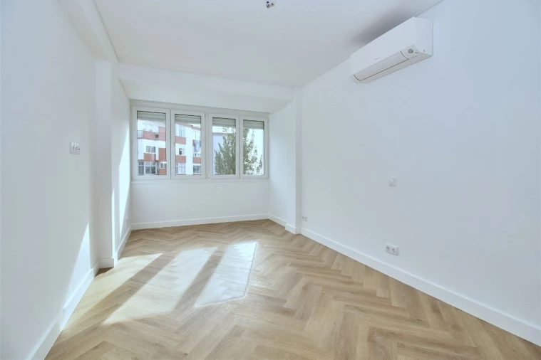 Apartamento T4 para Venda em Paço de Arcos Foto 8