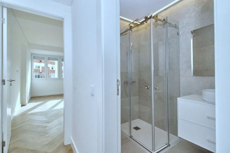 Apartamento T4 para Venda em Paço de Arcos Foto 12