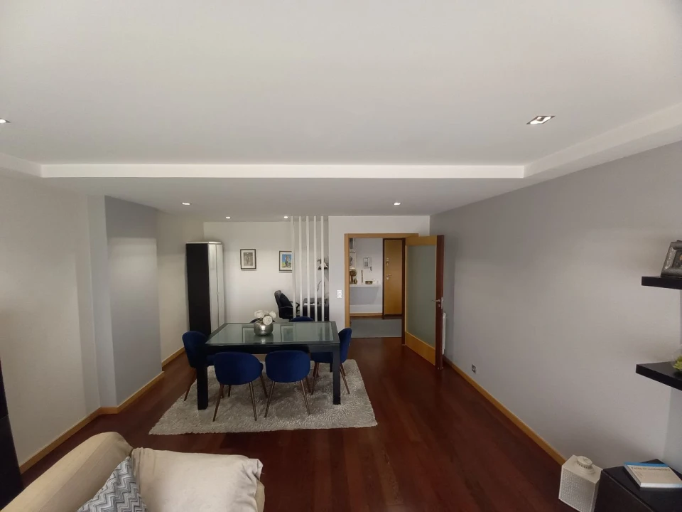 Apartamento T3 para Venda em Baguim do Monte Foto 5