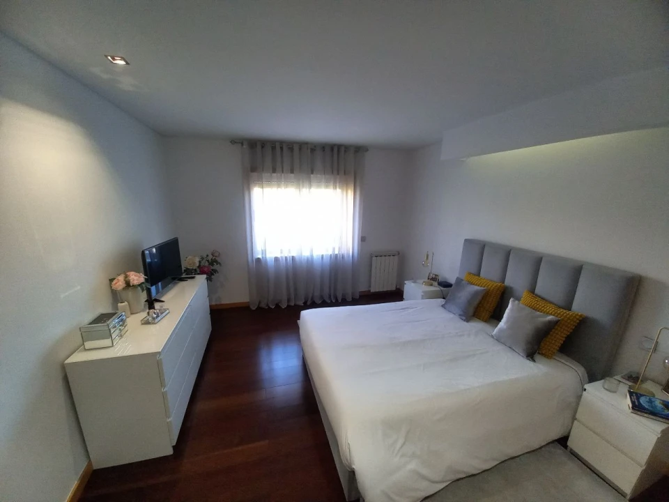 Apartamento T3 para Venda em Baguim do Monte Foto 9