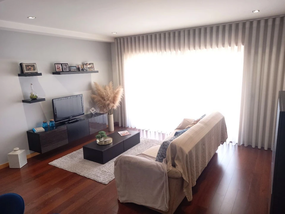 Apartamento T3 para Venda em Baguim do Monte Foto 1