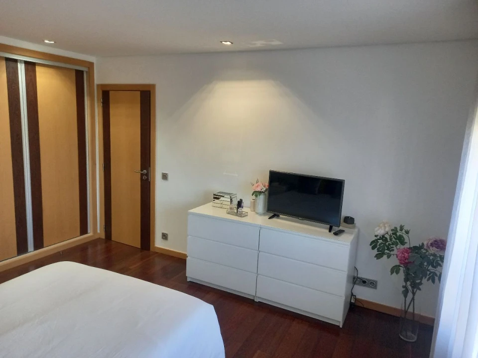 Apartamento T3 para Venda em Baguim do Monte Foto 11