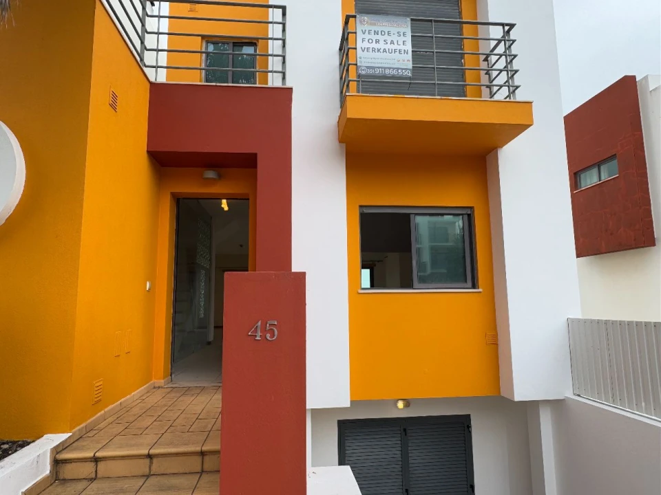 Moradia T4 para Venda em Ferragudo Foto 1