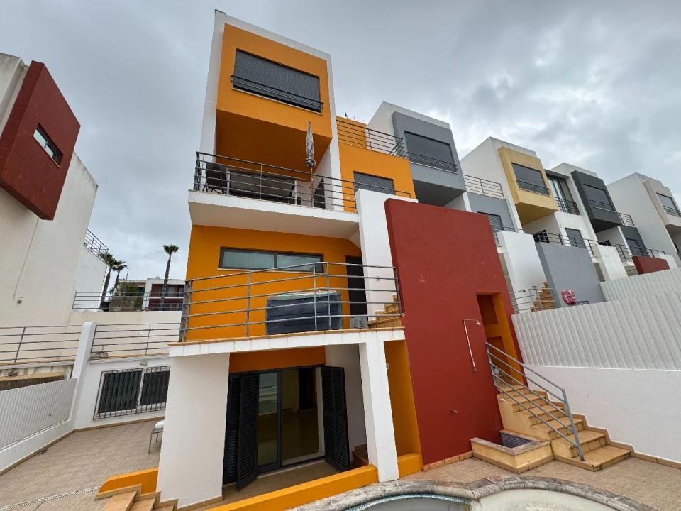 Moradia T4 para Venda em Ferragudo Foto 3