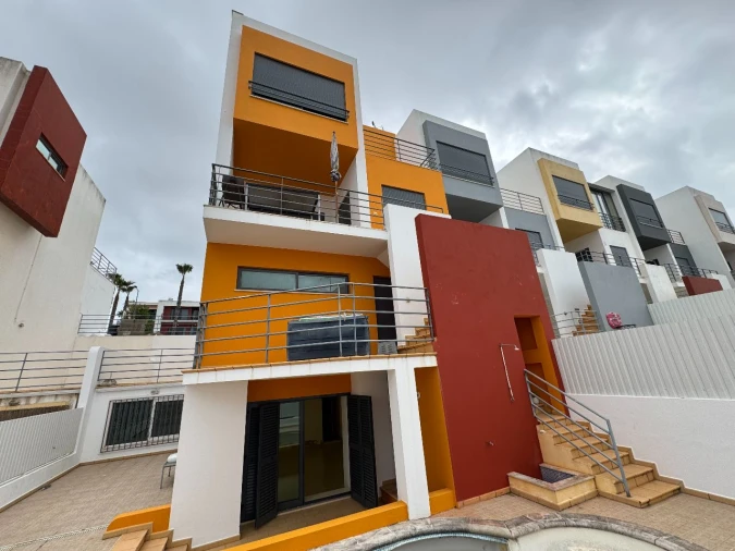 Moradia T4 para Venda em Ferragudo Foto 3