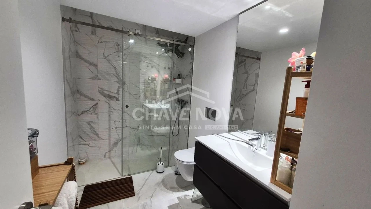 Apartamento T1 para Venda em Vila Nova de Gaia Foto 2