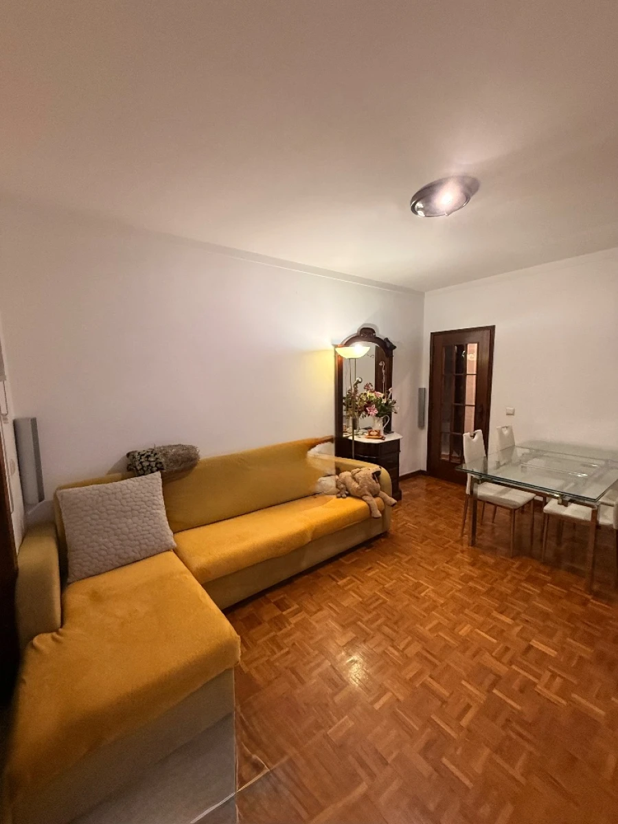 Apartamento T2 para Venda em Rio Tinto Foto 3