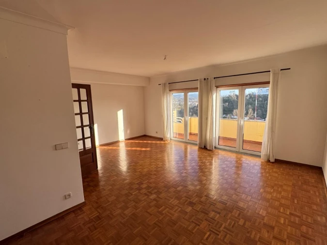 Apartamento T3 para Arrendamento em Leiria Foto 2