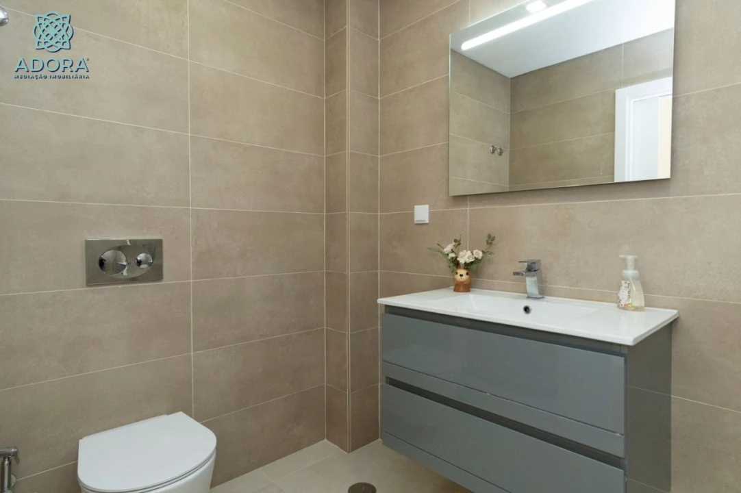 Apartamento T2 para Venda em Gondruzeira Foto 26