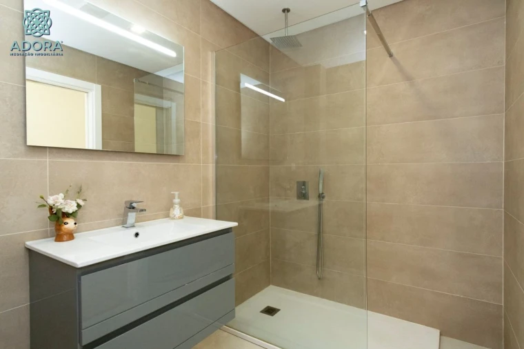 Apartamento T2 para Venda em Gondruzeira Foto 27