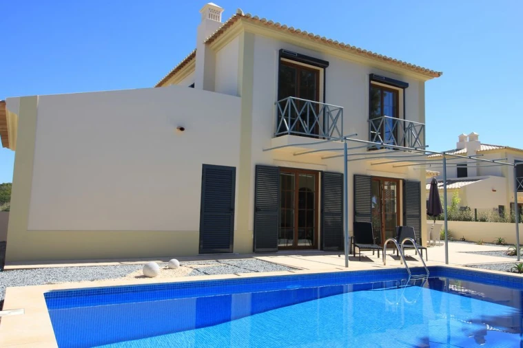 Moradia T2 para Arrendamento férias em Burgau Foto 1