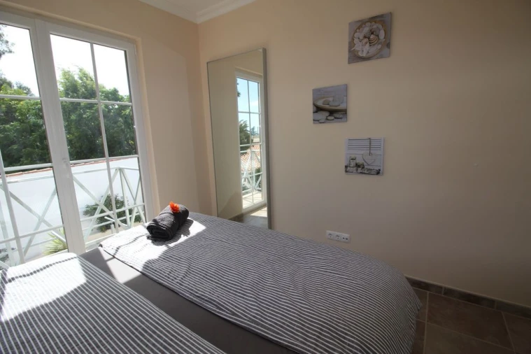 Moradia T2 para Arrendamento férias em Burgau Foto 5