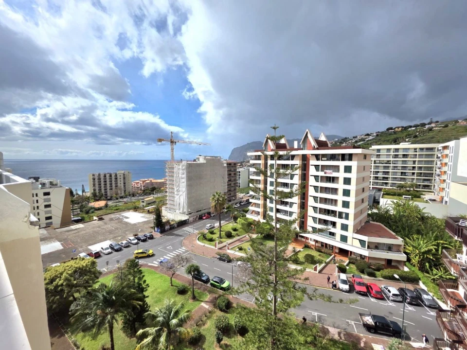 Apartamento T1 para Venda em Funchal Foto 2