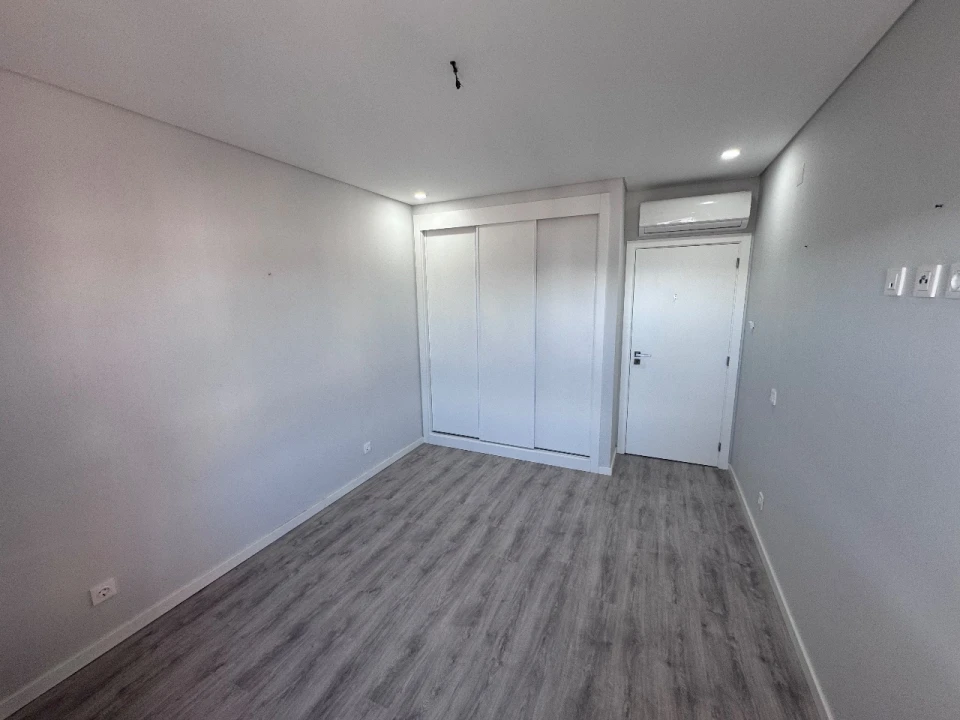 Apartamento T1 para Venda em Covilhã Foto 7