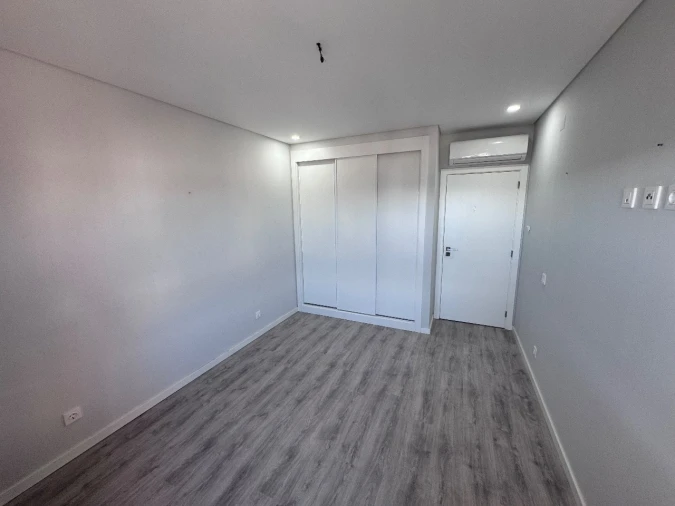 Apartamento T1 para Venda em Covilhã Foto 7