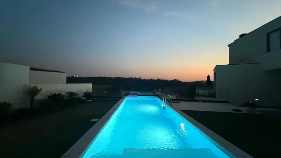 Moradia T5 para Venda em Jovim Foto 1