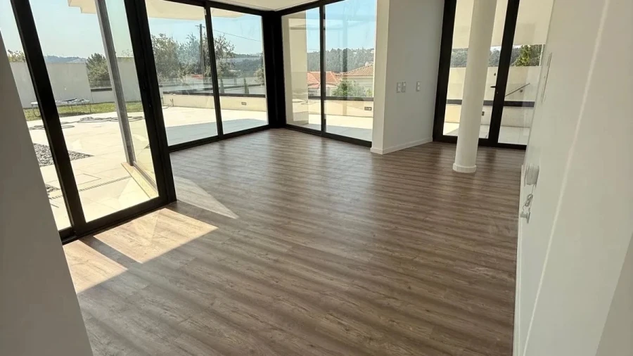 Moradia T5 para Venda em Jovim Foto 25