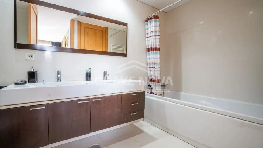 Moradia T4 para Venda em Vila Nova de Gaia Foto 35