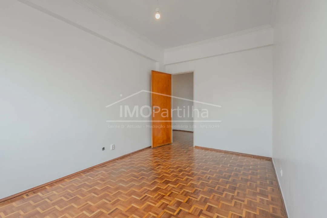 Apartamento T2 para Venda em Agualva-Cacém Foto 1
