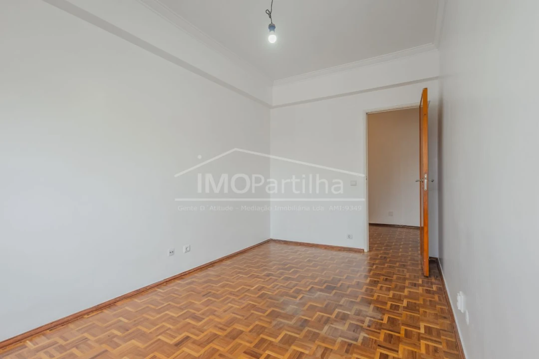 Apartamento T2 para Venda em Agualva-Cacém Foto 3