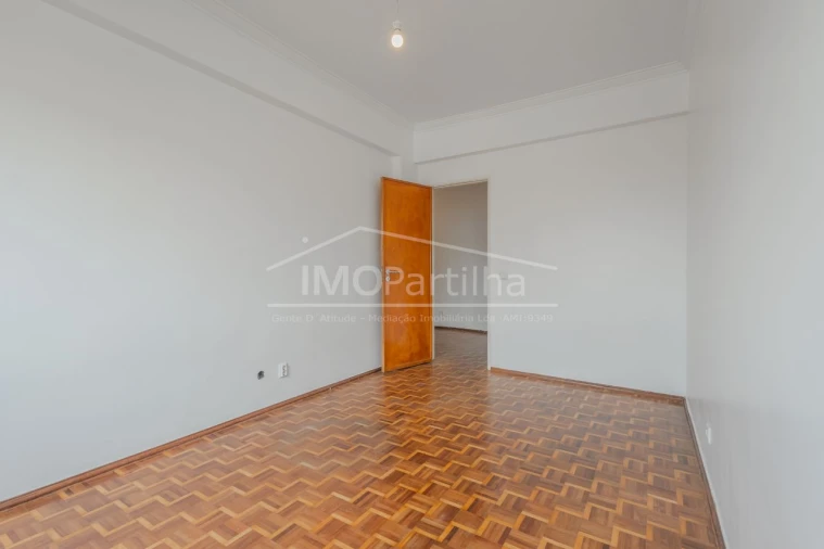 Apartamento T2 para Venda em Agualva-Cacém Foto 1