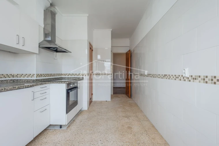 Apartamento T2 para Venda em Agualva-Cacém Foto 4