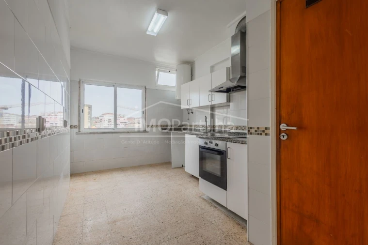 Apartamento T2 para Venda em Agualva-Cacém Foto 5