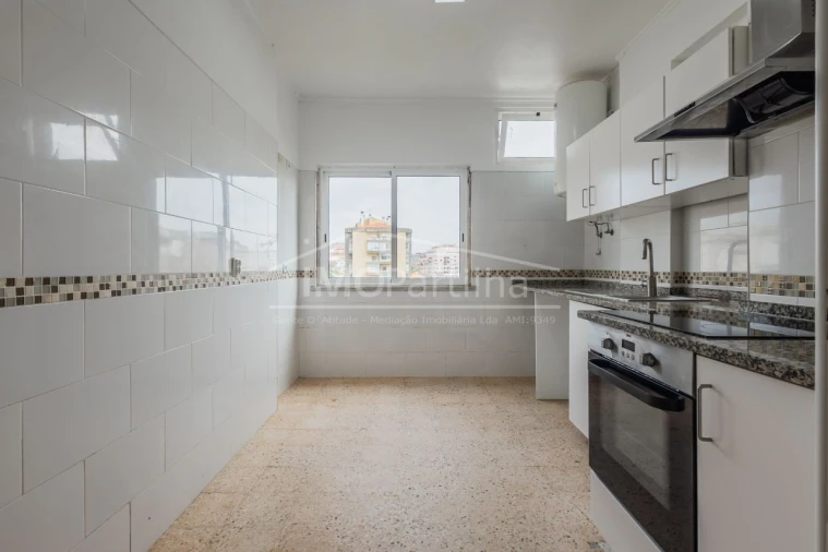 Apartamento T2 para Venda em Agualva-Cacém Foto 6