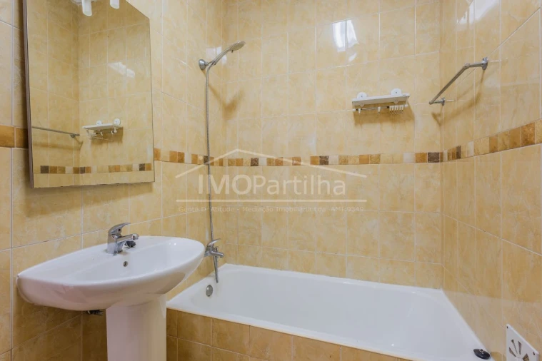 Apartamento T2 para Venda em Agualva-Cacém Foto 21