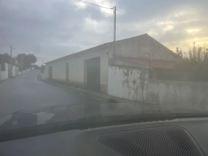Armazém para Venda em Lousa Foto 1
