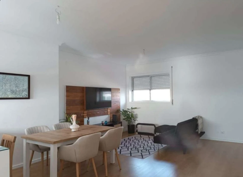 Apartamento T2 para Arrendamento em Espinho Foto 2