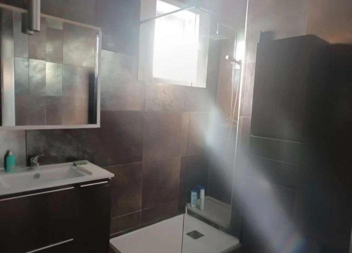 Apartamento T2 para Arrendamento em Espinho Foto 13