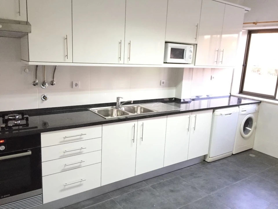 Apartamento T2 para Arrendamento em Costa de Caparica Foto 5