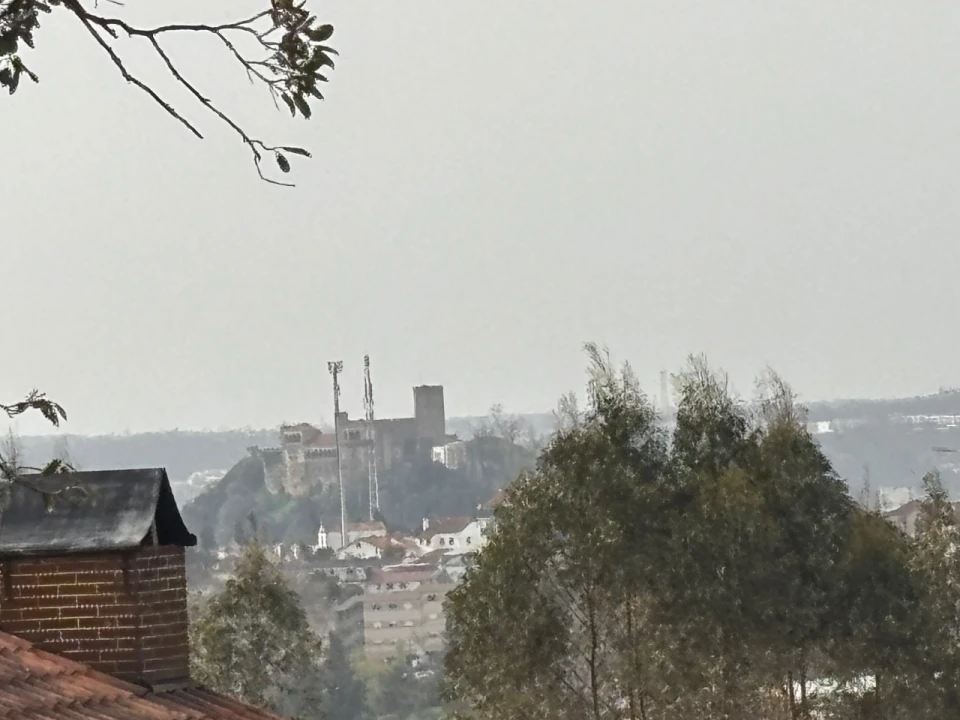 Apartamento T1 para Arrendamento em Leiria Foto 1