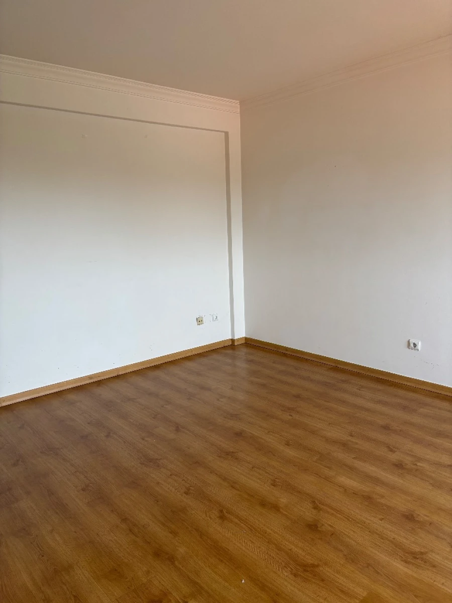 Apartamento T1 para Arrendamento em Leiria Foto 9