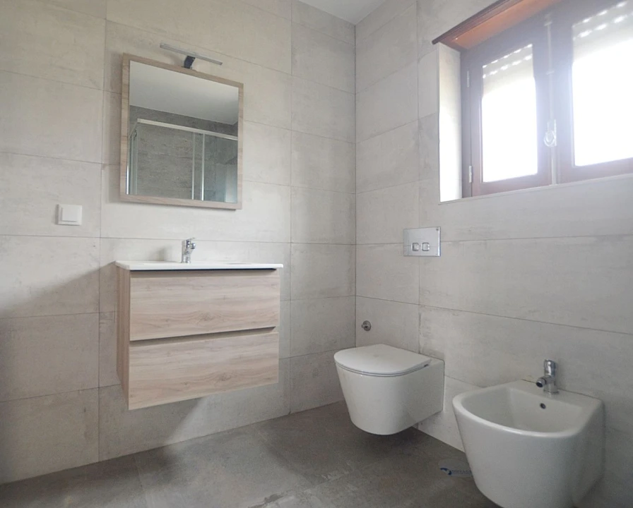 Moradia T3 para Arrendamento em Fonte Boa da Brincosa Foto 10