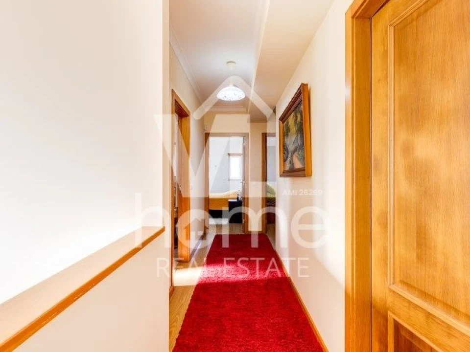 Moradia T4 para Venda em Codiceira Foto 6