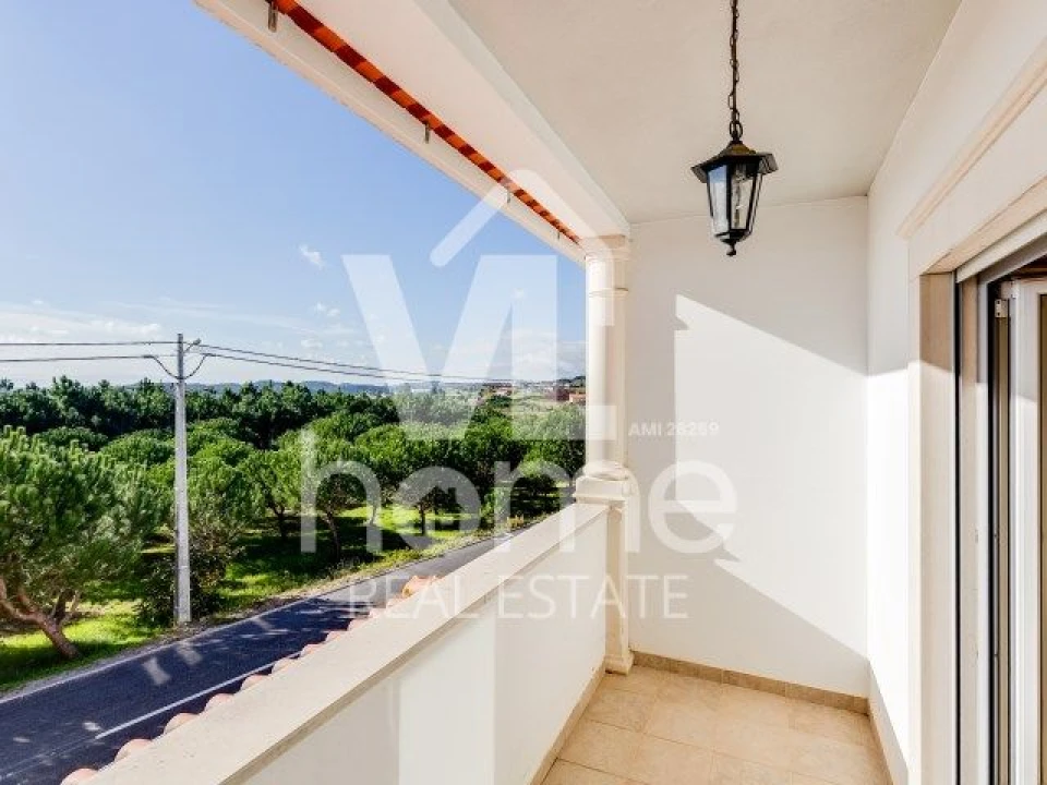 Moradia T4 para Venda em Codiceira Foto 4