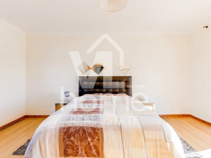 Moradia T4 para Venda em Codiceira Foto 7