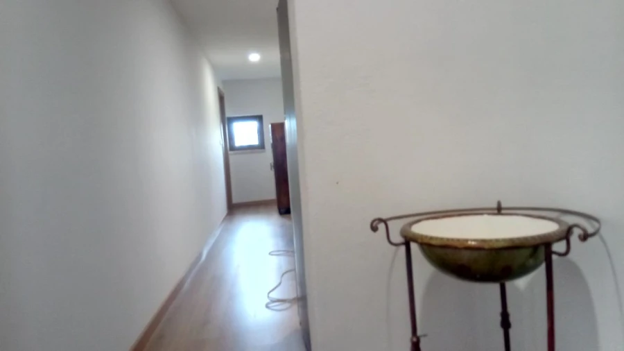 Quarto para Arrendamento em Azueira Foto 5