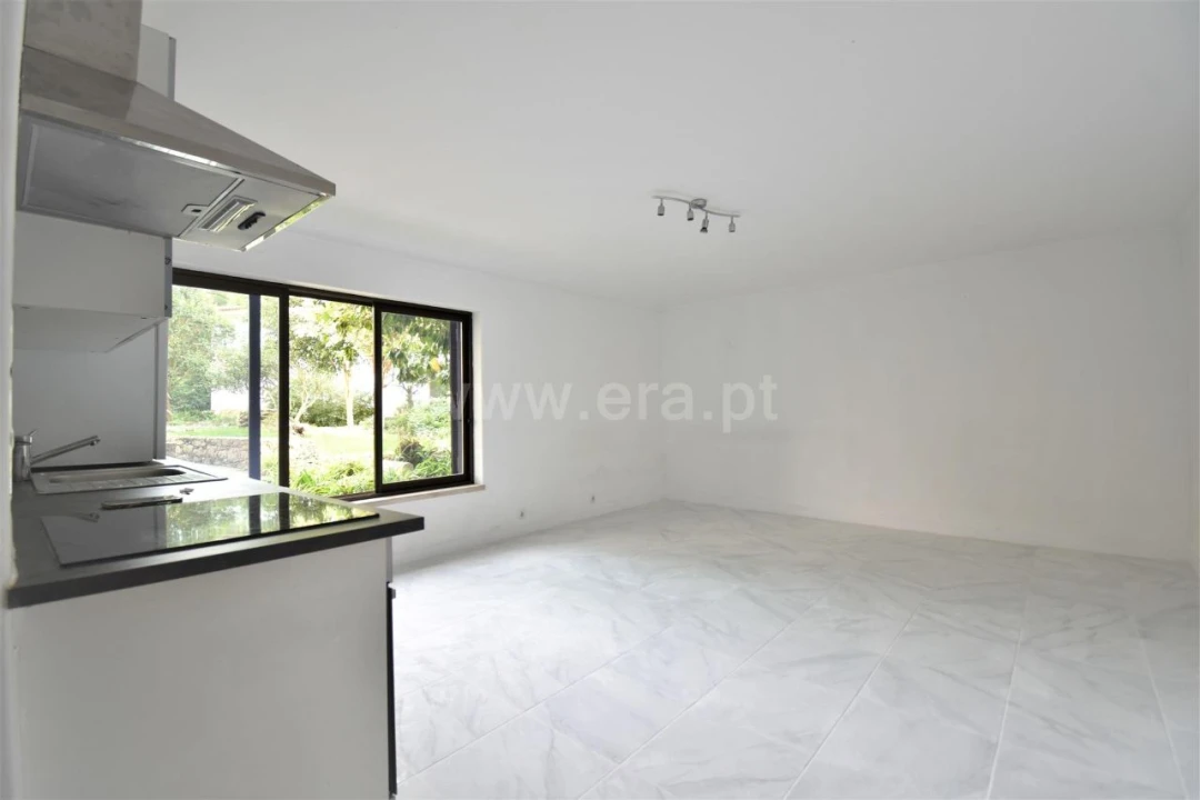 Apartamento T0 para Arrendamento em Monte Estoril Foto 1